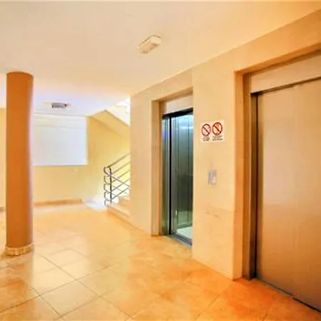 Attractive In Adeje With Pool 公寓 阿德耶